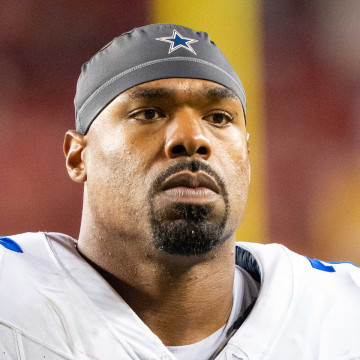 Tyron Smith to have MRI after exiting practice with knee injury